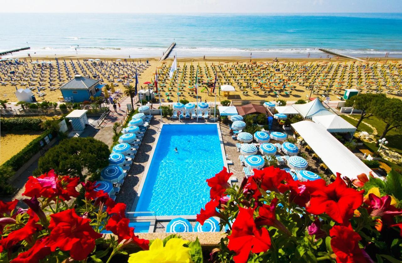 Hotel Monaco&Quisisana Lido di Jesolo Exterior foto