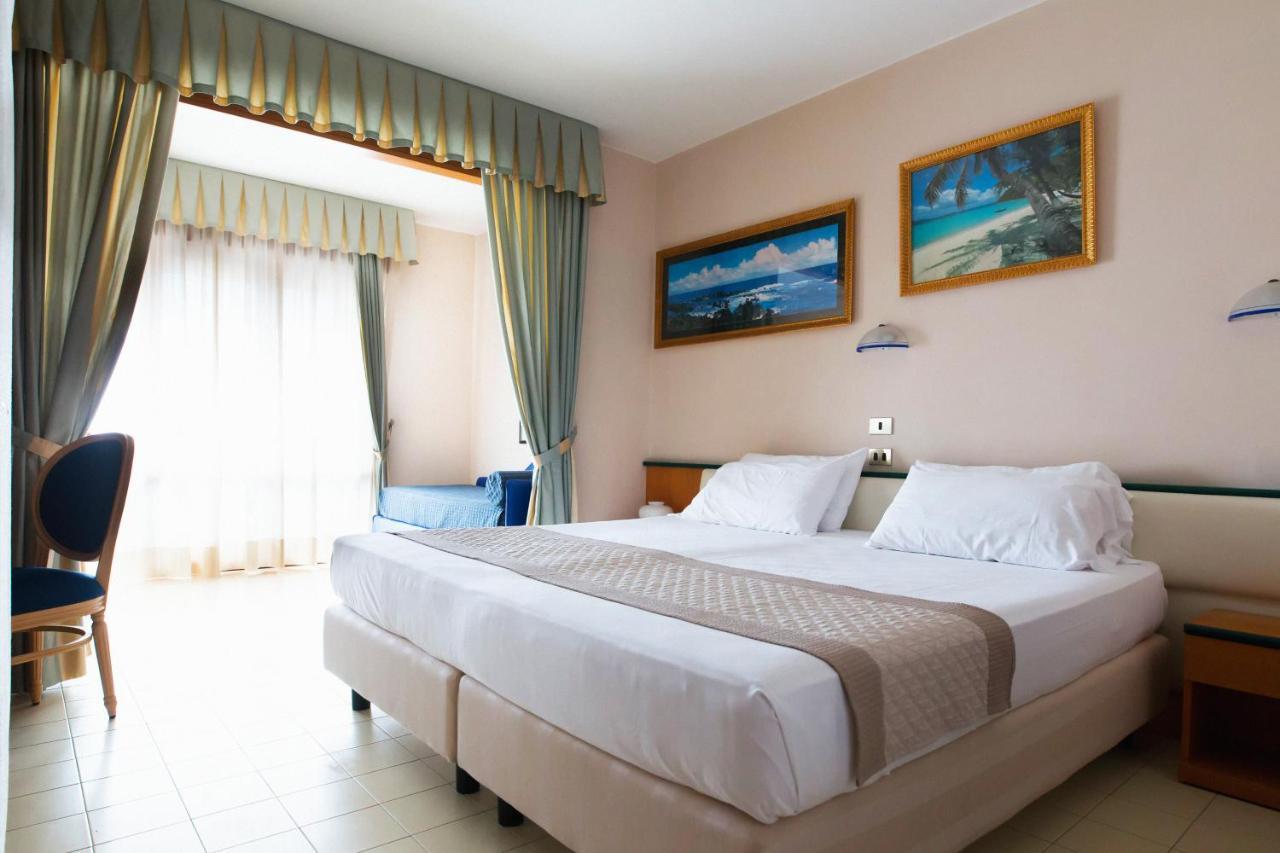 Hotel Monaco&Quisisana Lido di Jesolo Exterior foto